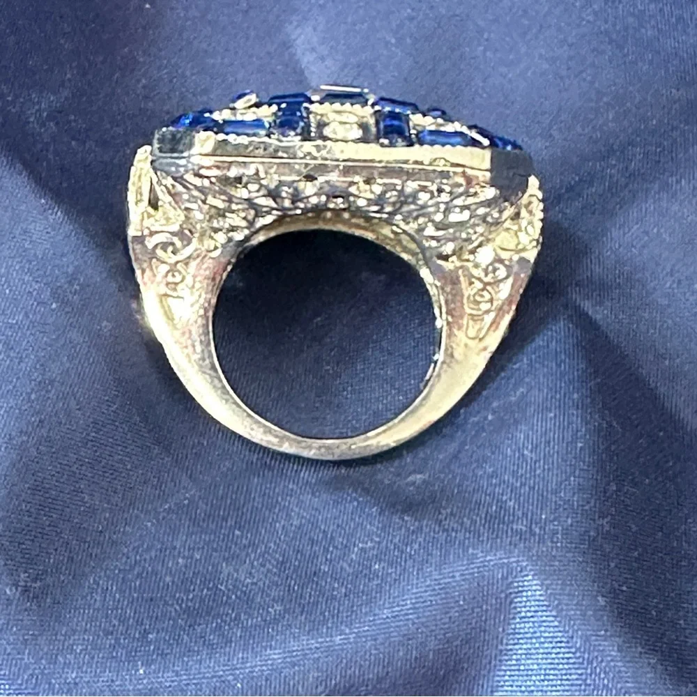 Silver tone and blue sapphire ring - Picture 3 of 7